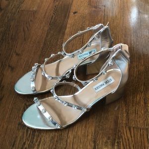 END OF YEAR SALE! | Steve Madden Sliver Joelna Heels